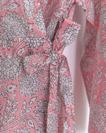 Bild in den Galerie-Viewer laden, Damen Morgenmantel Kimono tailliert geblümt - Klüngelkram Indian Affairs