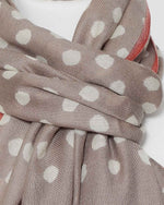 Bild in den Galerie-Viewer laden, Damenschal camel orange Polkadots - Klüngelkram Indian Affairs