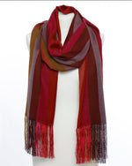 Bild in den Galerie-Viewer laden, Damenschal Erdfarben Seidenfransen - Klüngelkram Indian Affairs