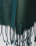 Bild in den Galerie-Viewer laden, Damenschal grün Seide - Klüngelkram Indian Affairs