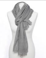 Bild in den Galerie-Viewer laden, Damenschal hellgrau einfarbig Modal - Klüngelkram Indian Affairs