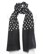 Bild in den Galerie-Viewer laden, Damenschal schwarz weiss Polkadots - Klüngelkram Indian Affairs