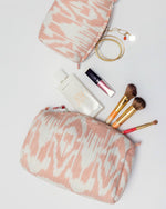 Bild in den Galerie-Viewer laden, Kosmetiktaschen 3er Set Ikat rosa - Klüngelkram Indian Affairs
