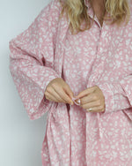 Bild in den Galerie-Viewer laden, Damen Morgenmantel Kimono rosa Blumenmuster
