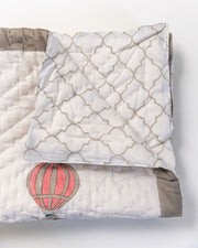 Gesteppte Kinder Tagesdecke mit Ballon - Design - Klüngelkram Indian Affairs